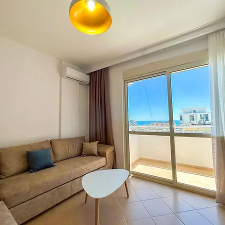 The Admirals View Apartmán *